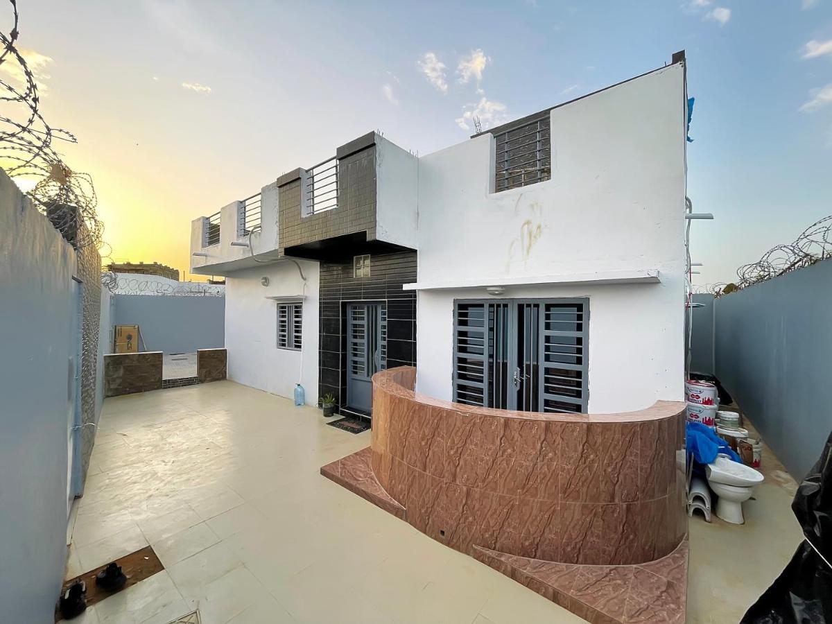 Villa Adja Nafy A Saly Gandigal 外观 照片