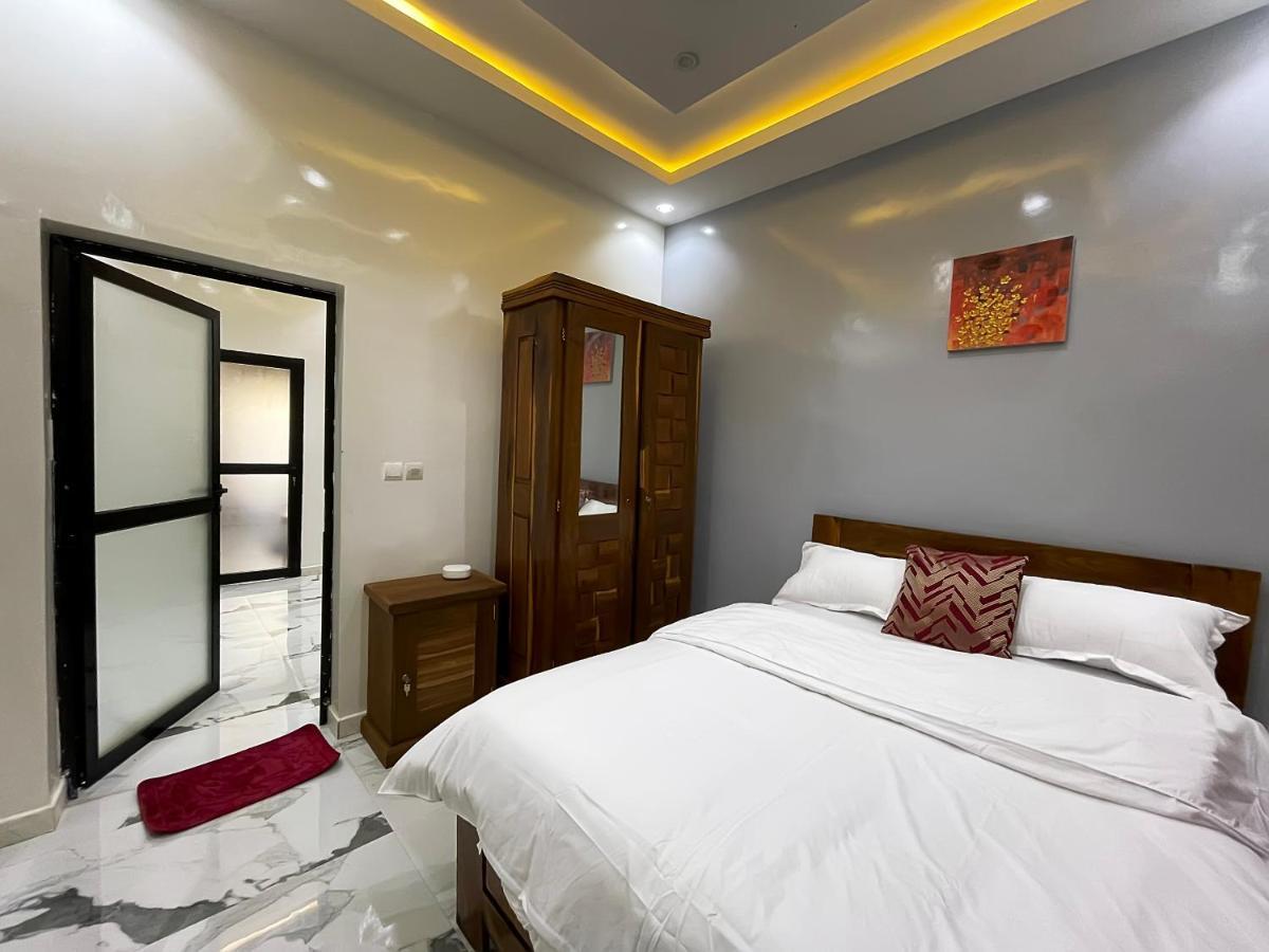 Villa Adja Nafy A Saly Gandigal 外观 照片